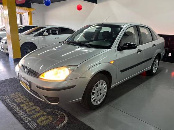 FORD FOCUS 1.6 GL SEDAN 8V FLEX 4P MANUAL